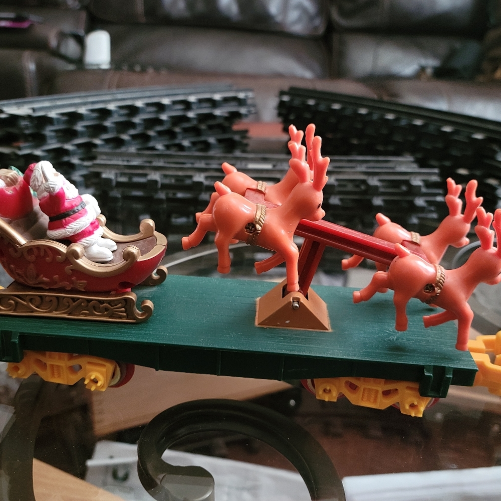 Christmas Train - Picture 7 of 12